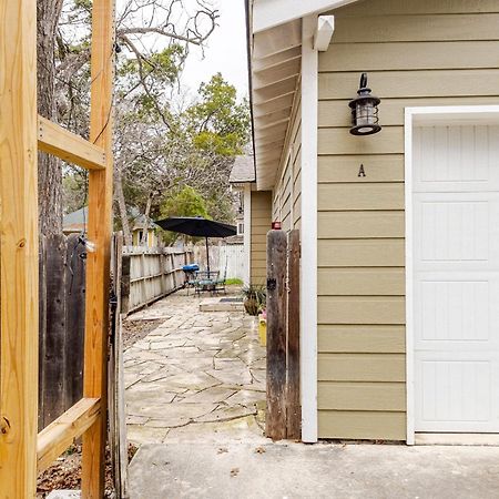 Elm Street Cottage Seguin Bagian luar foto