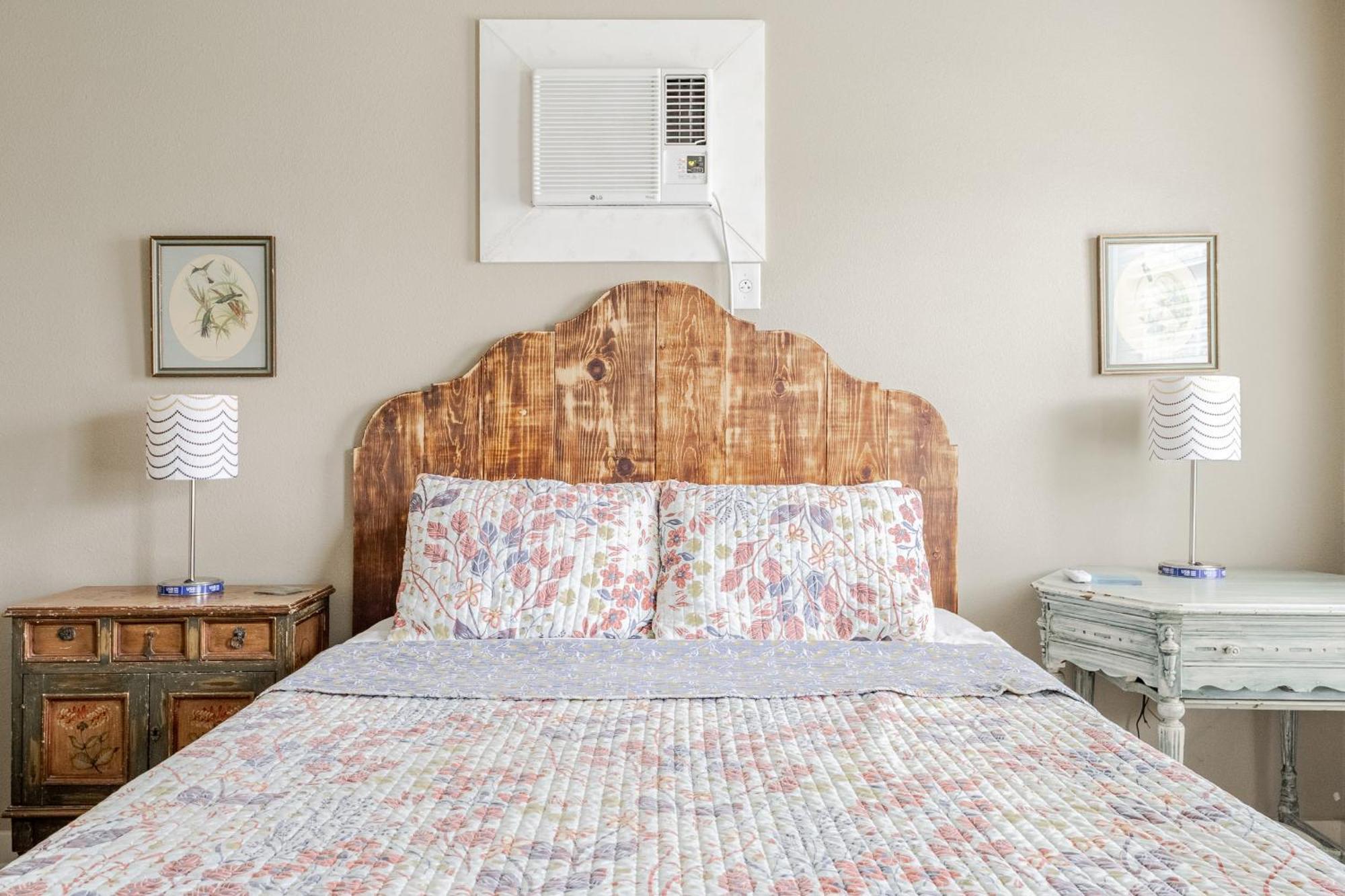 Elm Street Cottage Seguin Bagian luar foto